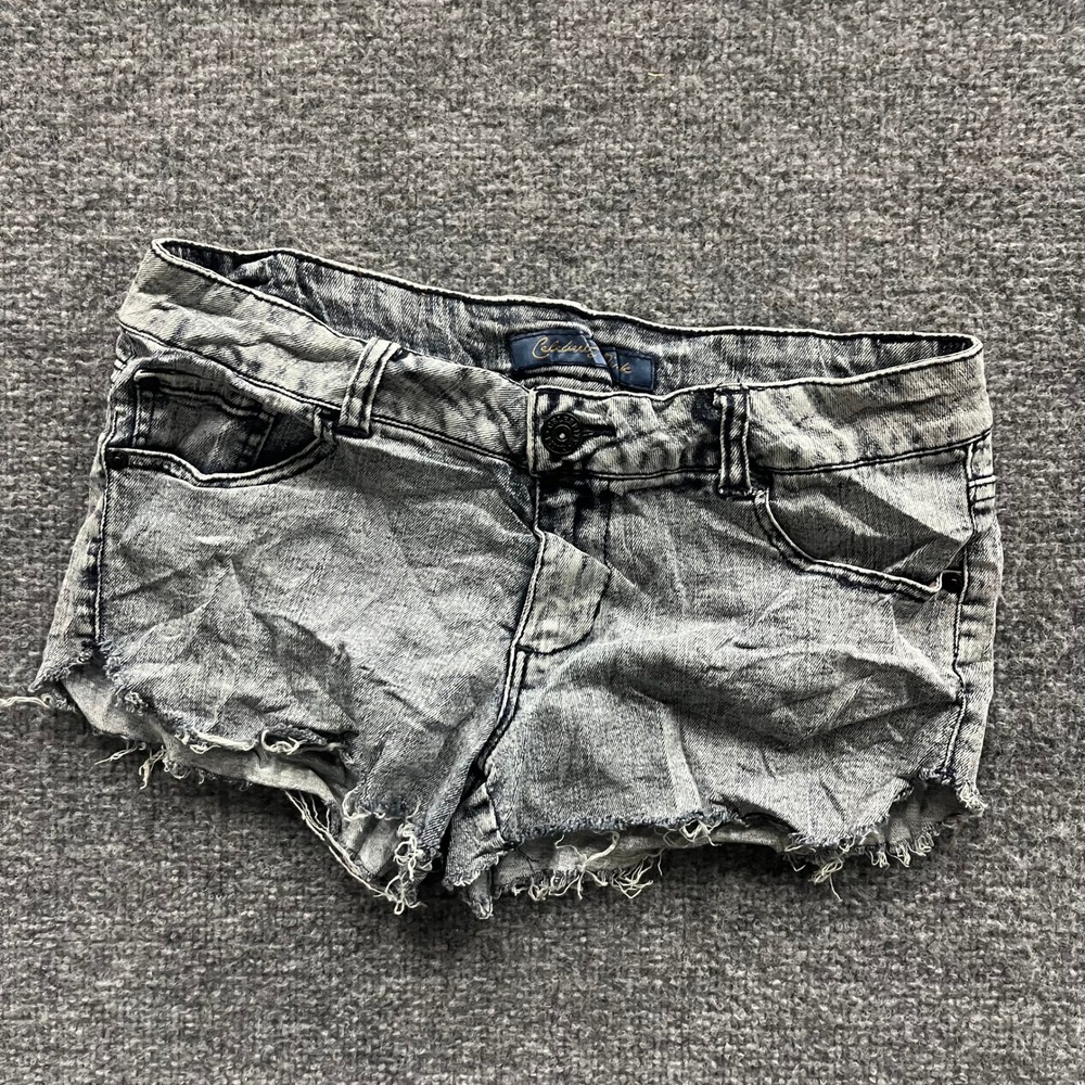 Celebrity Pink Shorts Womens Size 11 Blue Acid Wash Denim Cut Off Raw Hem Casual